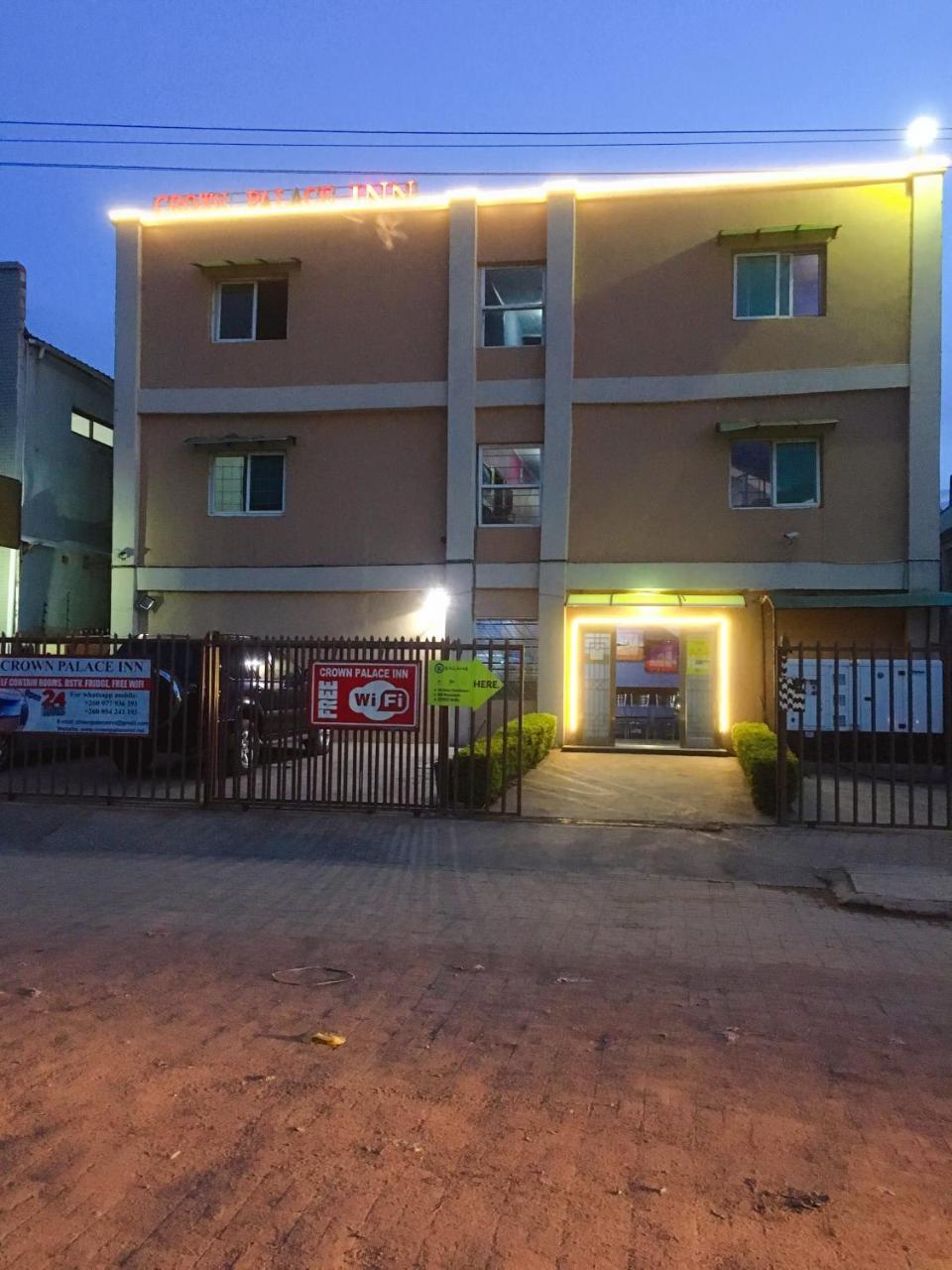 Crown Palace Inn Lusaka Exterior foto
